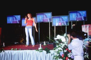 ECE Mozart'ın Türk  Marşını  Yorumladı 