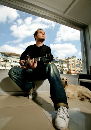 SERHAT , Nefes Almak Zor Diyor