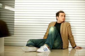 SERHAT , Nefes Almak Zor Diyor