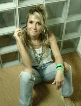 YONCA EVCİMİK , R&B Takıldı