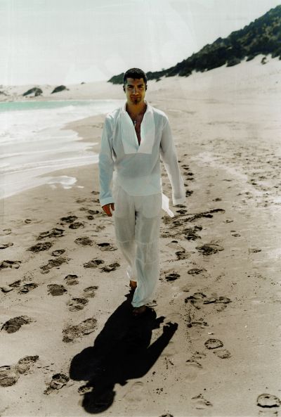 ÖZCAN DENIZ , Ses Ve Ayrılıkla Rai Müziğe göz kırptı.