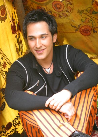 BARIŞ ÖZ , Gece Hayatına Şarkı Yaptı