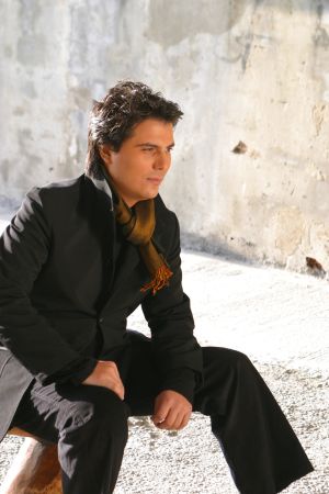 SUAT SUNA -  Leyla'sını Arıyor