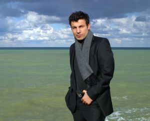 ALİÇO , Kalbindeki resimleri anlatıyor.