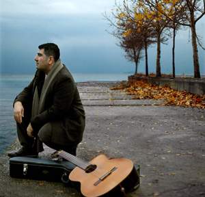 METİN ÖZÜLKÜ , Müzik sanat severlikten değil para severlikten yapılıyor