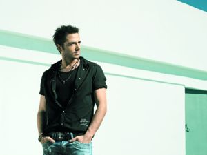 GÖKHAN ÖZEN -   Avrupa Yolculuğu Başladı 