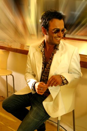 KUTSİ , Kızların Yeni İdolu