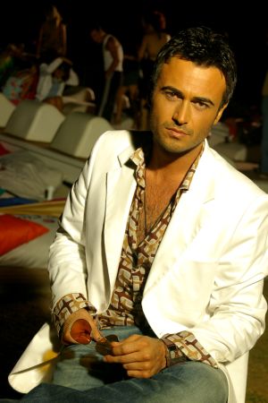 KUTSİ , Kızların Yeni İdolu