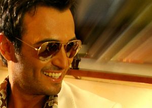 KUTSİ , Kızların Yeni İdolu