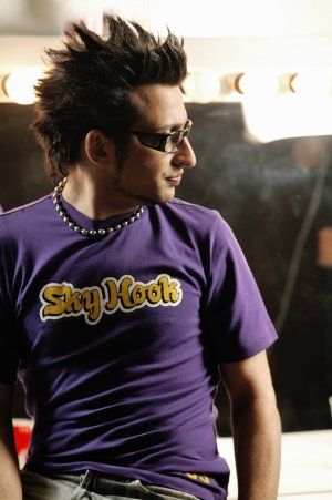 RAGA OKTAY  - Ben Bir Müzik Fabrikasıyım 