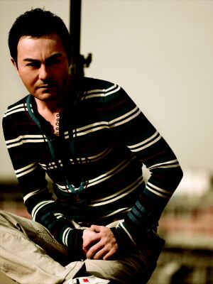 SERDAR ORTAÇ  -  Sanatçı Mutlaka Kendine Bir Şeyler Katmalı