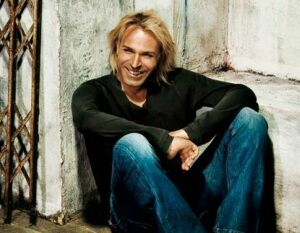 SONER ARICA , Emrah'ı coverladı