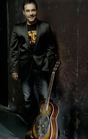 YAŞAR  -   Sevda Sinemalarda Diyor