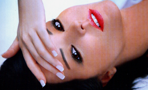 BENGÜ  -  Kalbini korkusuz olmaya davet ediyor