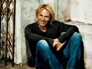 SONER ARICA -  En İyileri Albümü ile Geçmişini Özetliyor