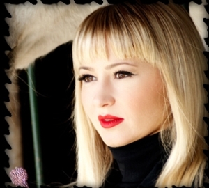 PINAR AYLİN , Aşklar Çantaya Girdi Sahte…