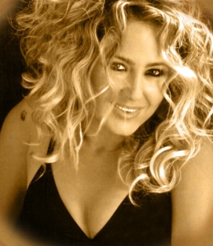 PINAR AYLİN , Aşklar Çantaya Girdi Sahte…