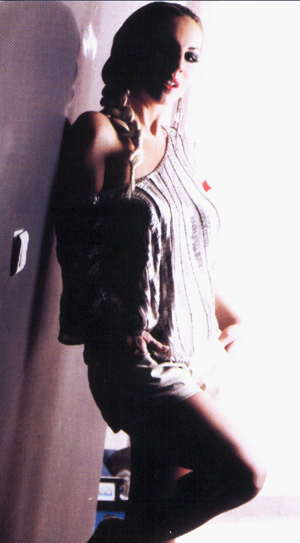 ZEYNEP DİZDAR  -  Geleceğin Ajda'sı Olmak İstiyor