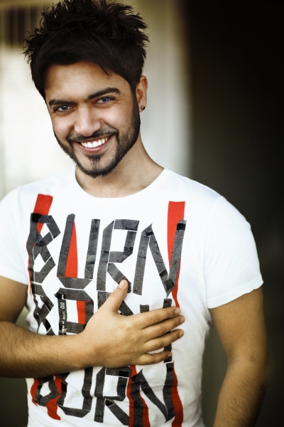 YUSUF GÜNEY -  Aşka İnat Yapıyor