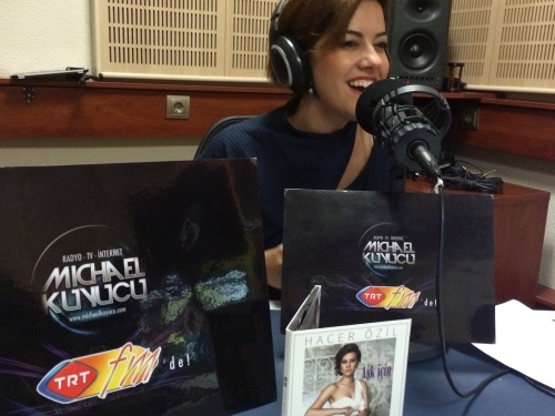 Hacer Özil ile BBG Evinden Aşk İçin Albümüne