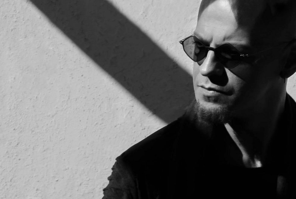 Okay Barış müziğe nasıl merhaba dediğini ve 