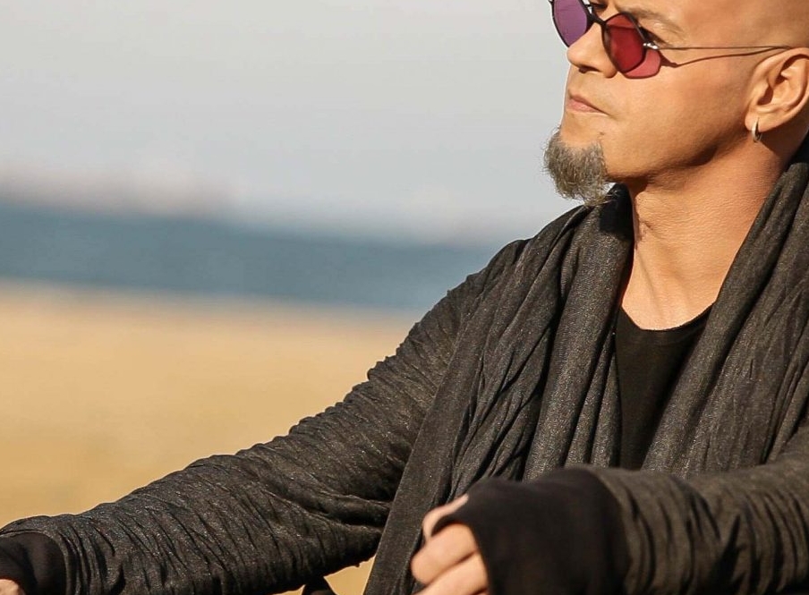 Okay Barış müziğe nasıl merhaba dediğini ve 