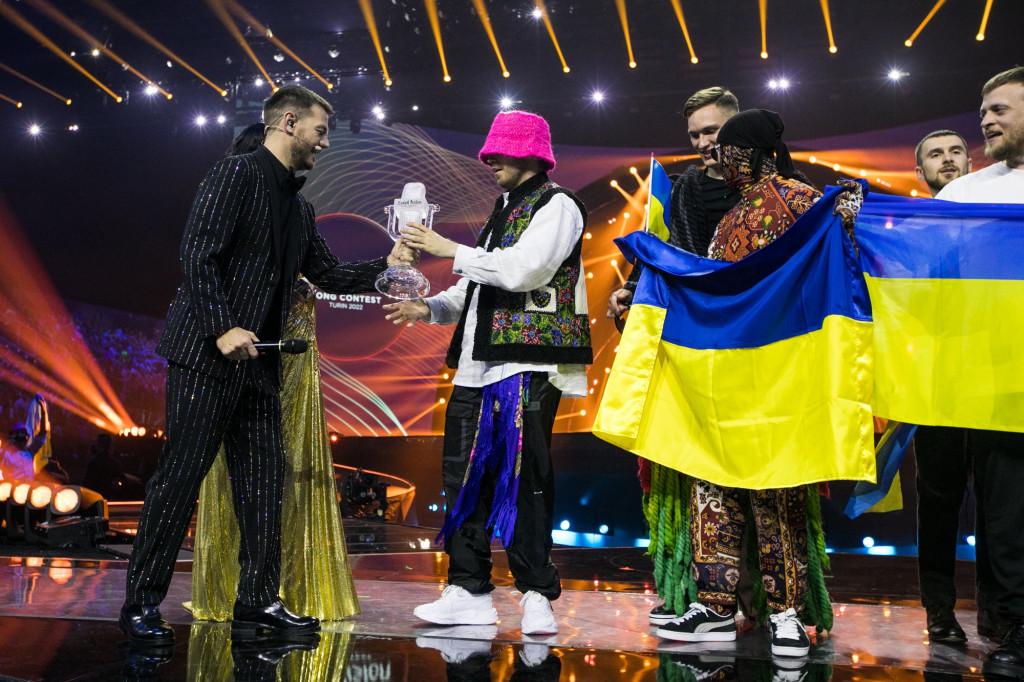 Eurovision'da 1. Olan Ukrayna'lı Grup Ödülünü Neden Sattı?