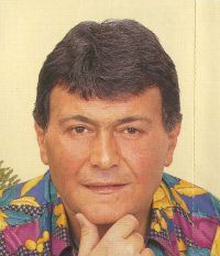 FERDİ ÖZBEĞEN ,Romantik Piyanist