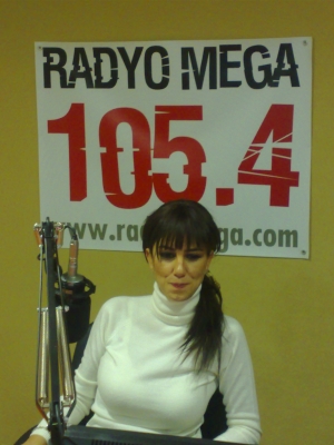 Nadide Sultan Radyo MEGA DJ yi Oldu