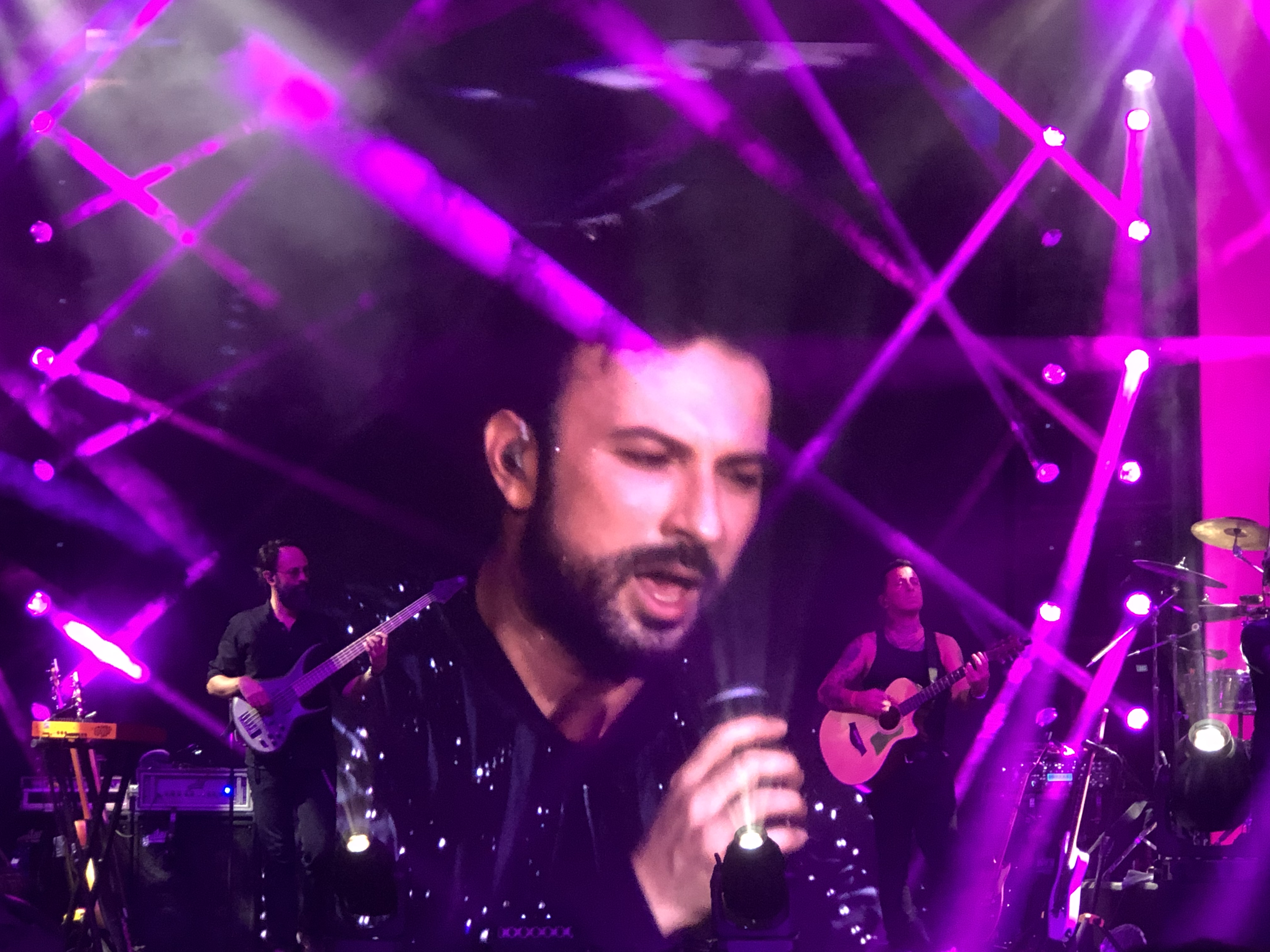 Tarkan Hem Göze, Hem Kulağa Hitap Etti!