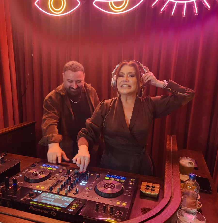 Deniz Seki DJ Oldu ! Deniz Seki DJ Oldu !