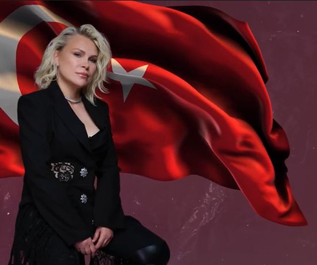 Demet Tekin Türkülerle Tarihe Işık Tutuyor Demet Tekin Türkülerle Tarihe Işık Tutuyor