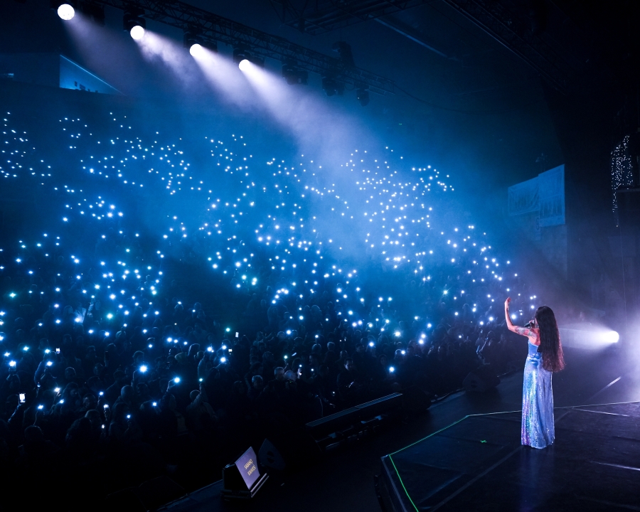 Melek Mosso Harbiye Konserinde Patili Dostlarına Büyük Bir Jest Yaptı Melek Mosso Harbiye Konserinde Patili Dostlarına Büyük Bir Jest Yaptı