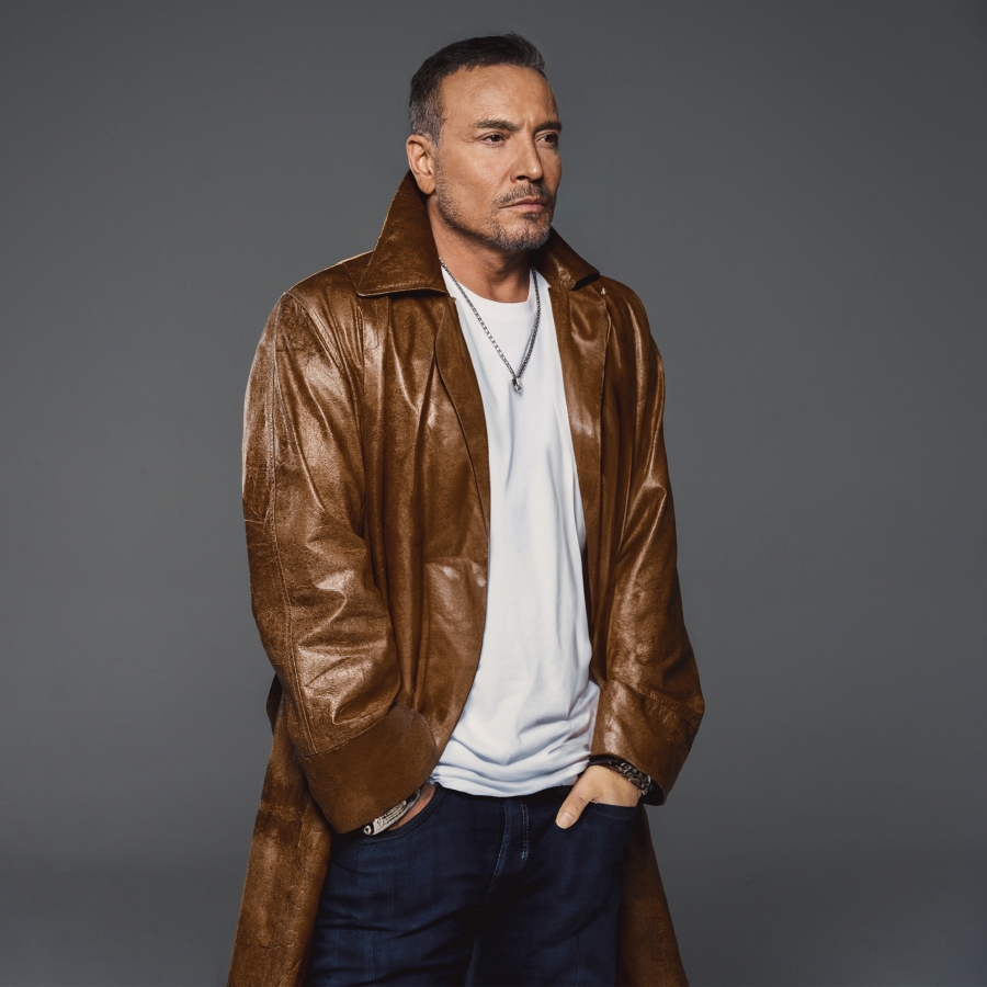 Cenk Eren  Ferdi Özbeğen'in Hangi Şarkısını Coverladı