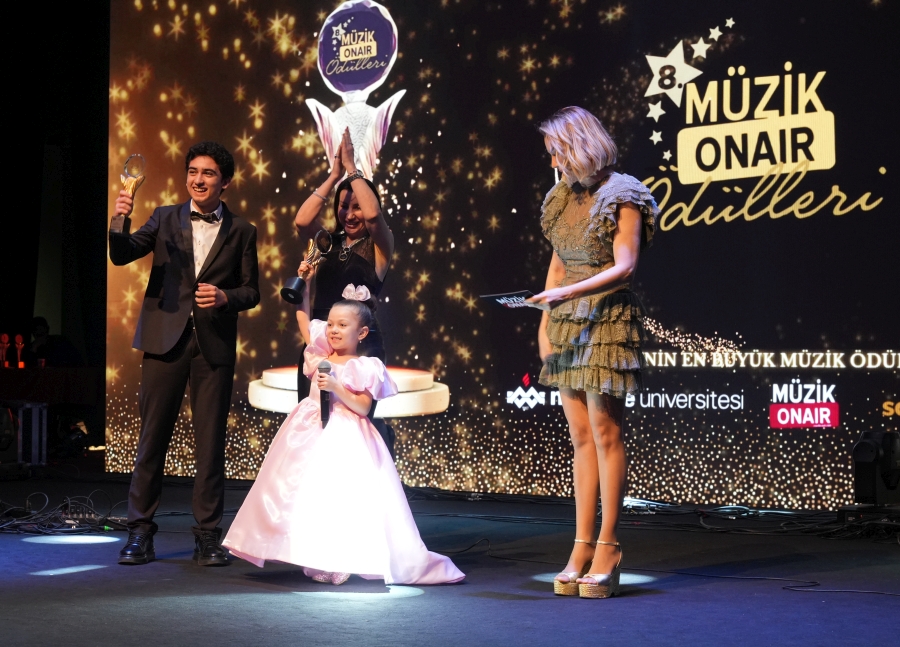 8. Müzikonair Ödüllerini Kimler Aldı?