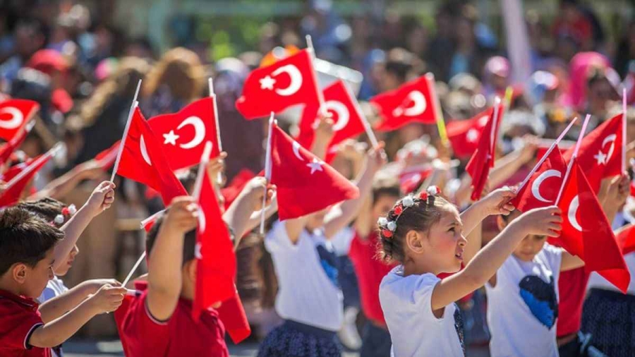 Adapazarı'nda 23 Nisan: Meydanlara Sığmayan Bayram