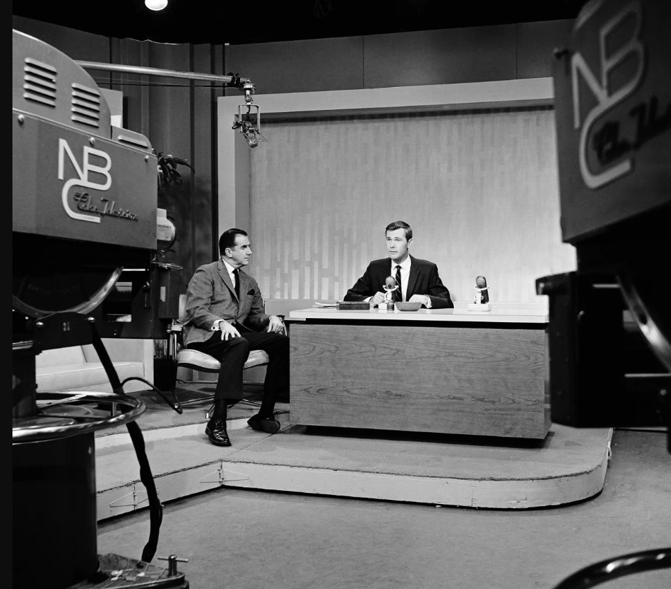 Siyah-Beyazdan Sonsuz Fona: 1960'ların TV Kliplerinden 4K Yapay Zekâ Estetiğine
