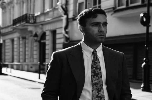 Mert Demir'den 'Çırılçıplak'