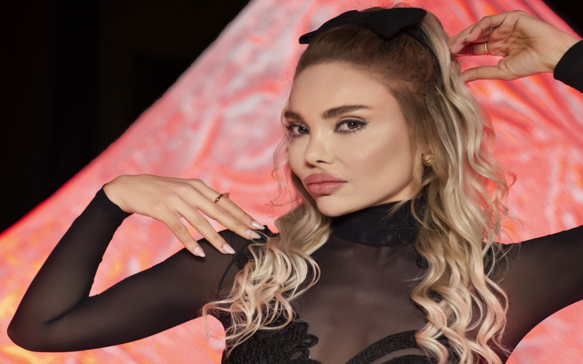 Fulin, Yana Yana Geliyor!