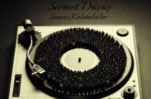 Serbest Düşüş'ten Yeni Şarkı: Sonsuz Kalabalıklar