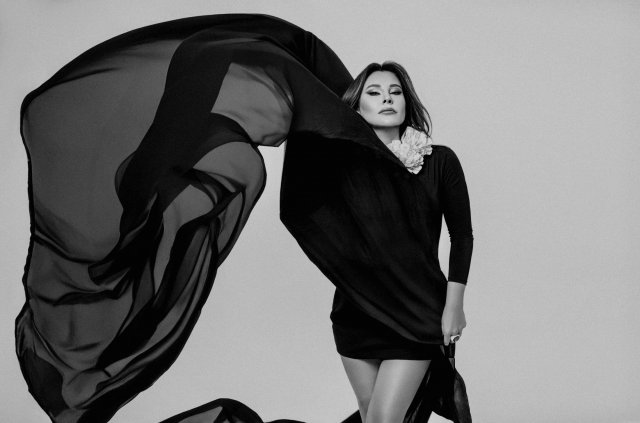 Funda Arar'dan 'Bir Sevmek Bin Defa Ölmek Demekmiş' Yorumu