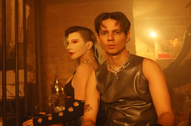 Hande Yener ve Madrigal, Kime 'Ego' Yaptı?