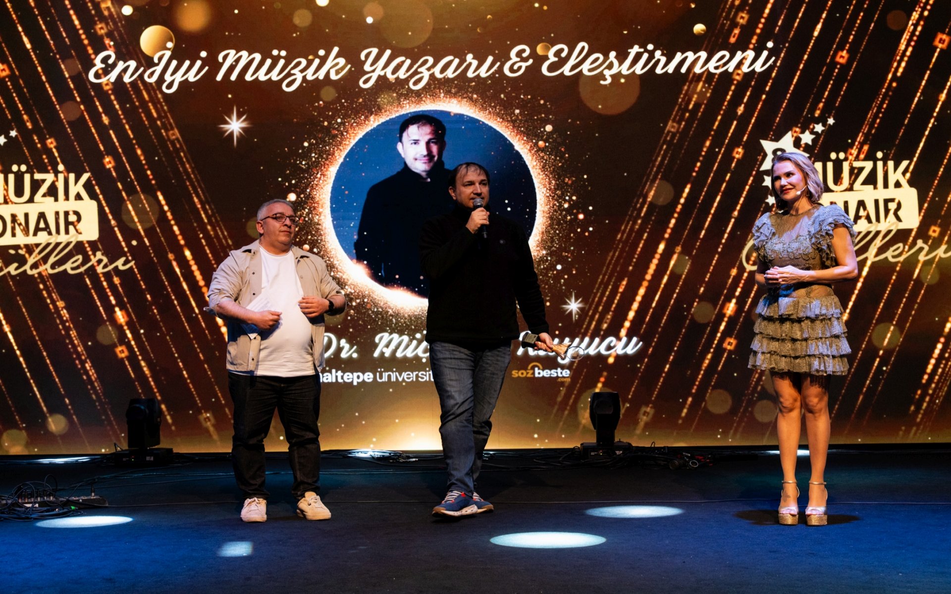 En İyi Müzik Yazarı ve Eleştirmeni Ödülünü Kim Aldı?