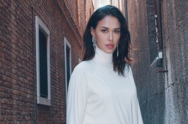 Ayşe Hatun Önal 6 Yıl Sonra Yeni Şarkı Yayınladı